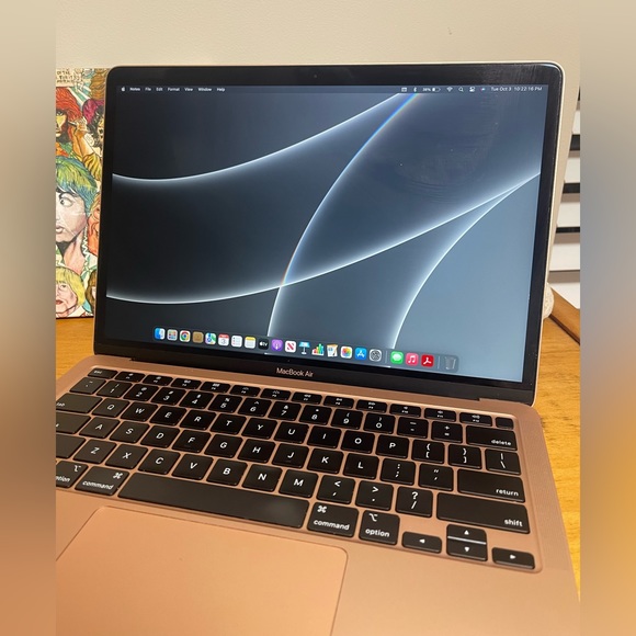 MacBook Air 2020 Rose Gold EXCELLENT USED CONDITION - Picture 8 of 10